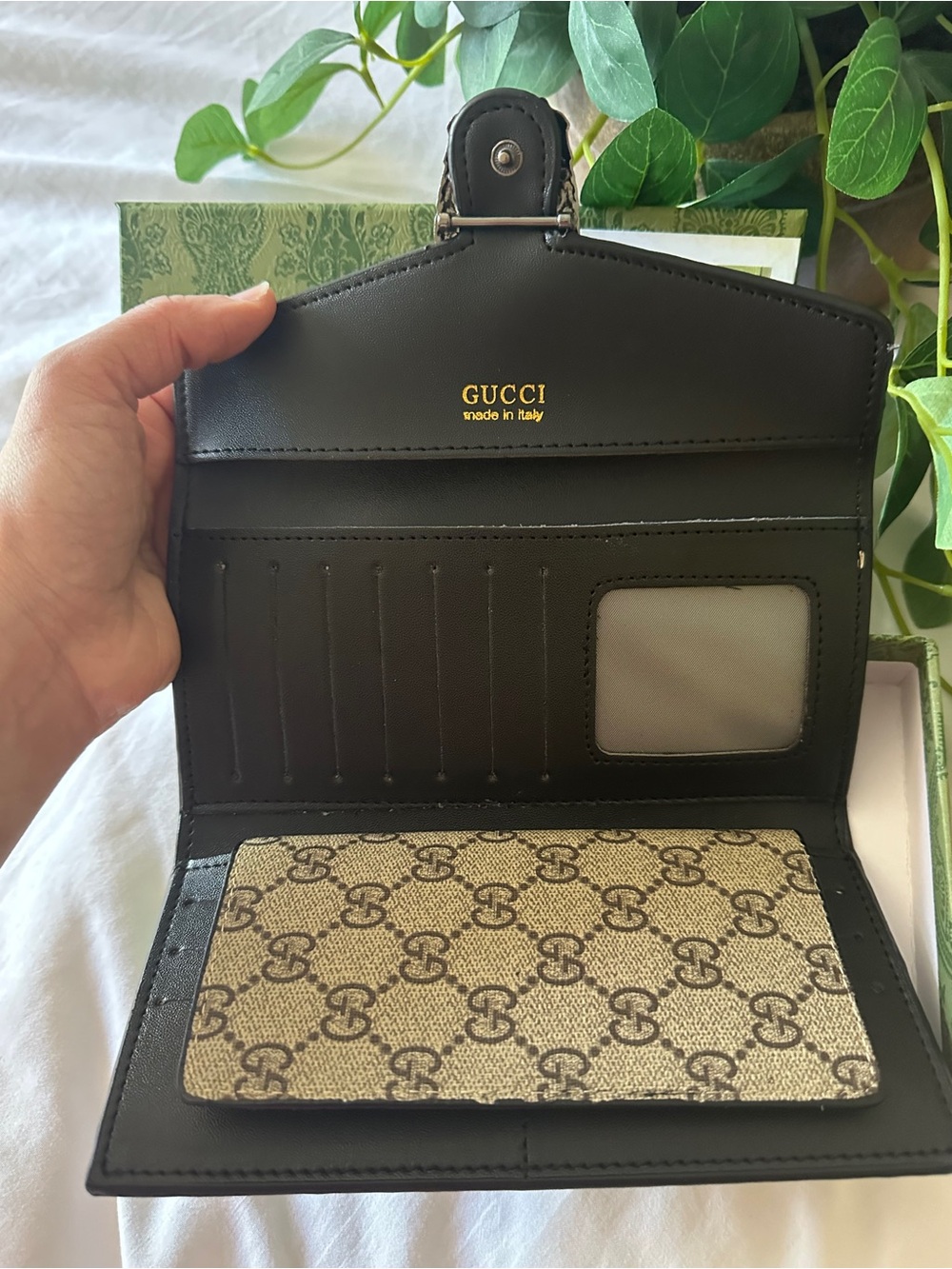 Gucci Beige GG Supreme Continental Wallet with Silver-Tone Tiger Head - Picture 7 of 13